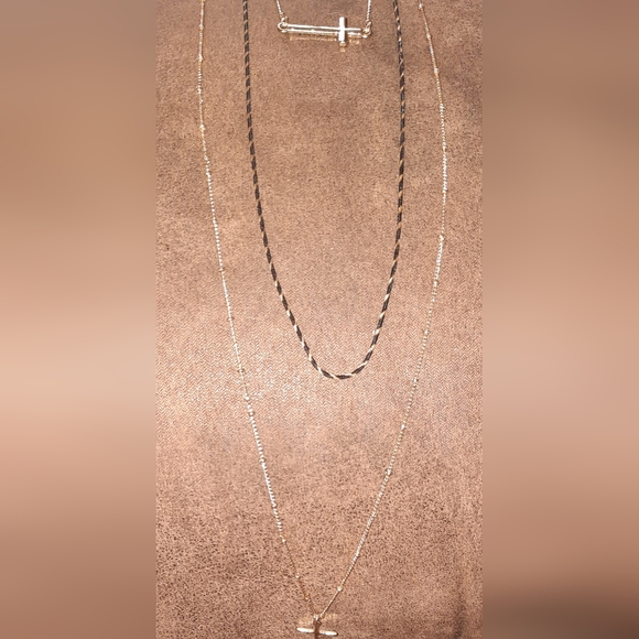 Express cross three layered strand necklace adjustable length - Picture 10 of 10